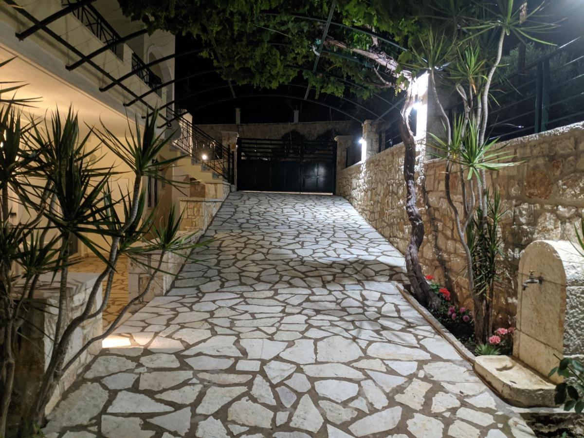 Villa Vera Sívota エクステリア 写真