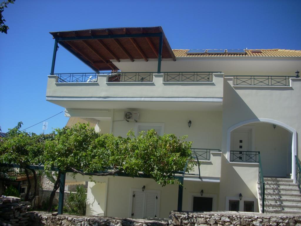 Villa Vera Sívota エクステリア 写真