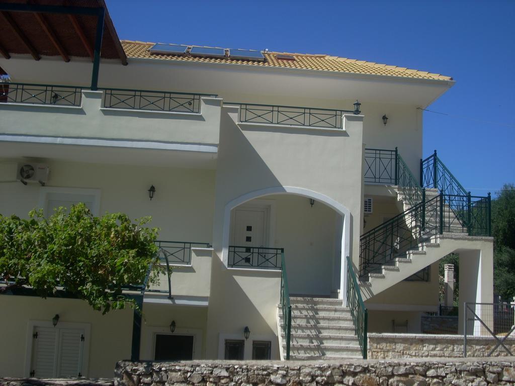 Villa Vera Sívota エクステリア 写真